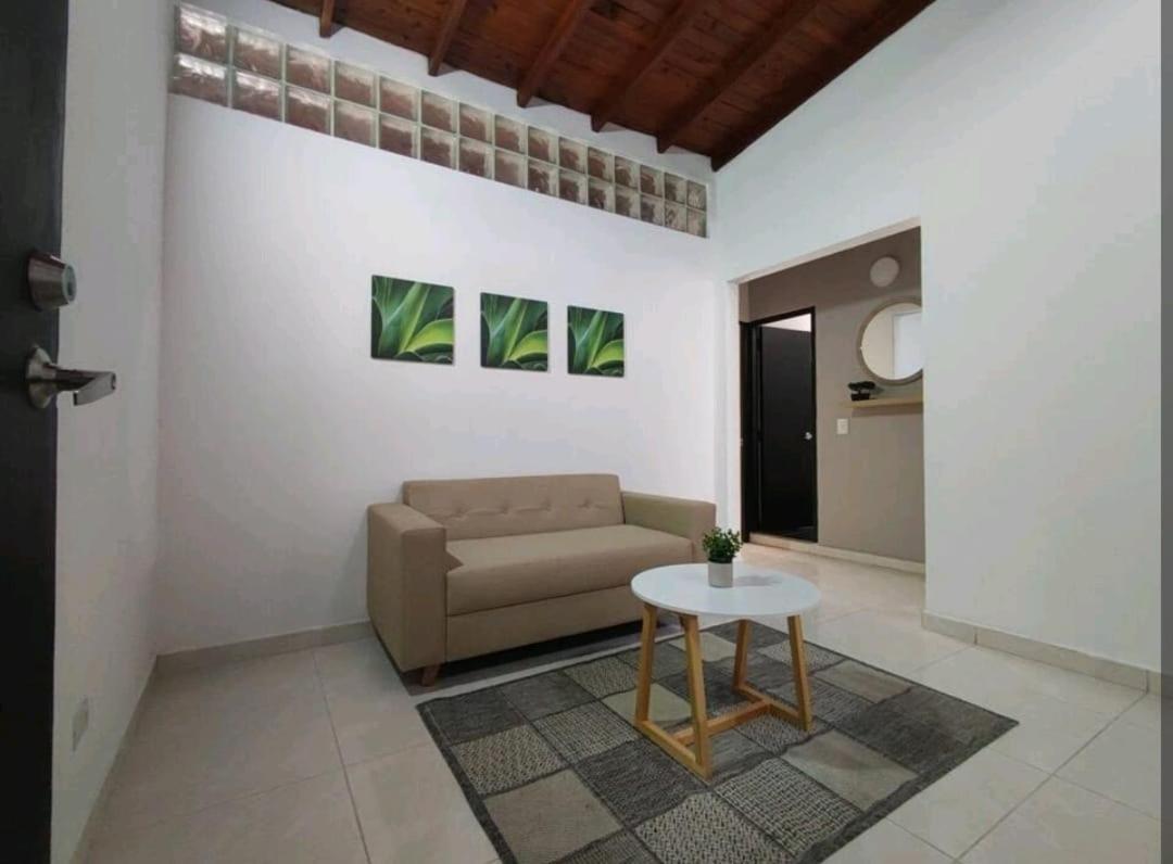Apartamento 3 Habitaciones, Excelente ubicación a 2 minutos de la estación del metro