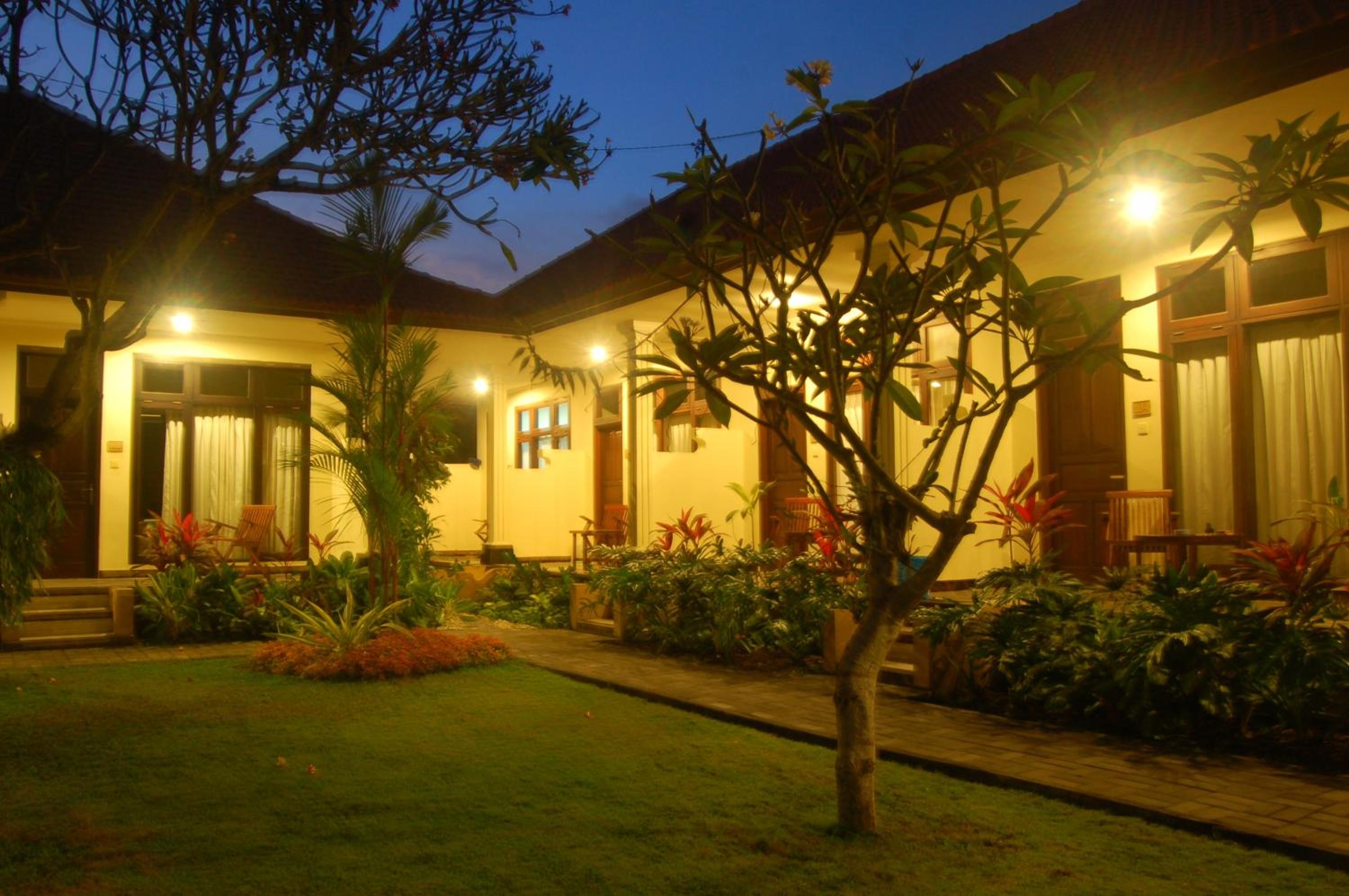 Hotel Gunakaya Homestay - Image 1