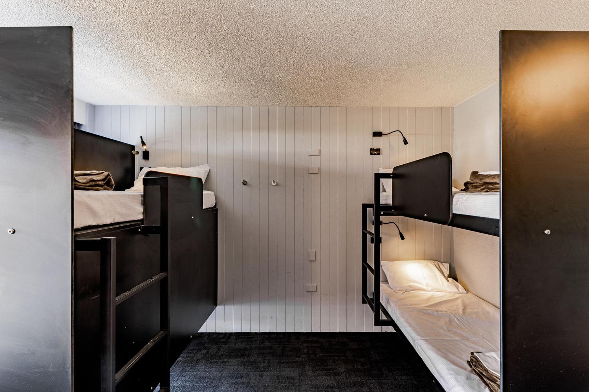 Bunk Surfers Paradise 18-35 Backpacker Hostel view 4