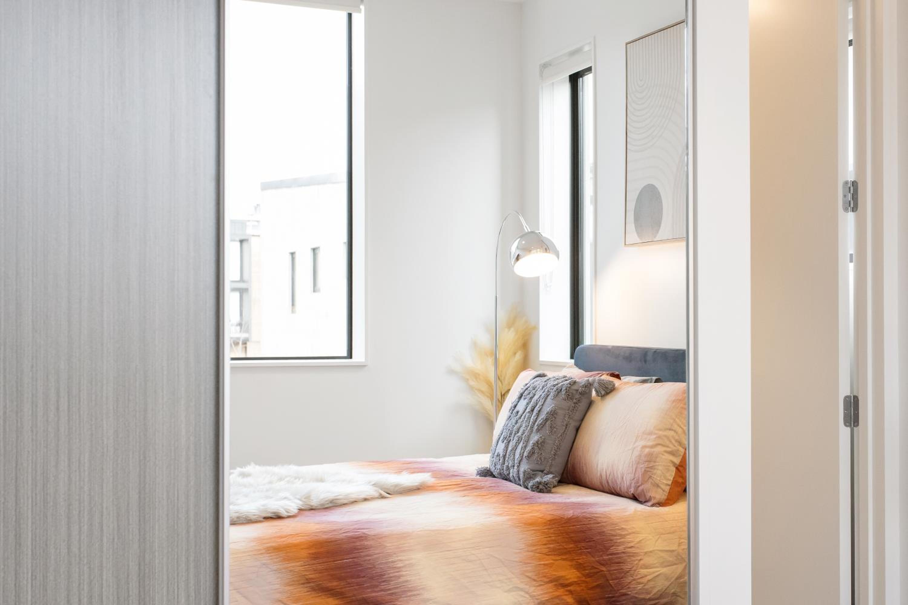 CBD Location Sunny Warm Free off Street Parking view 5