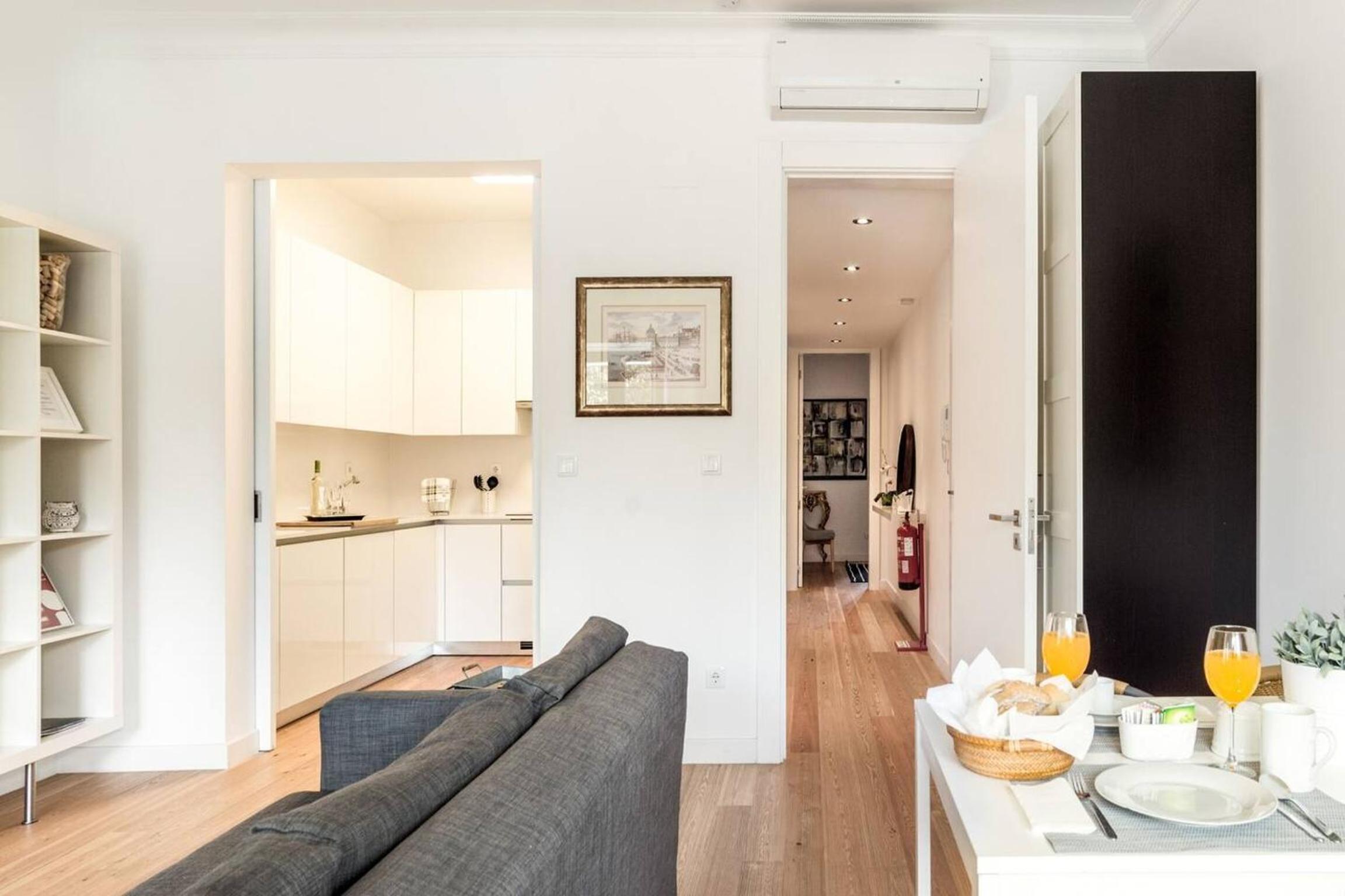 Spacious apartment in Lisboa with terrace and free Netflix view 2