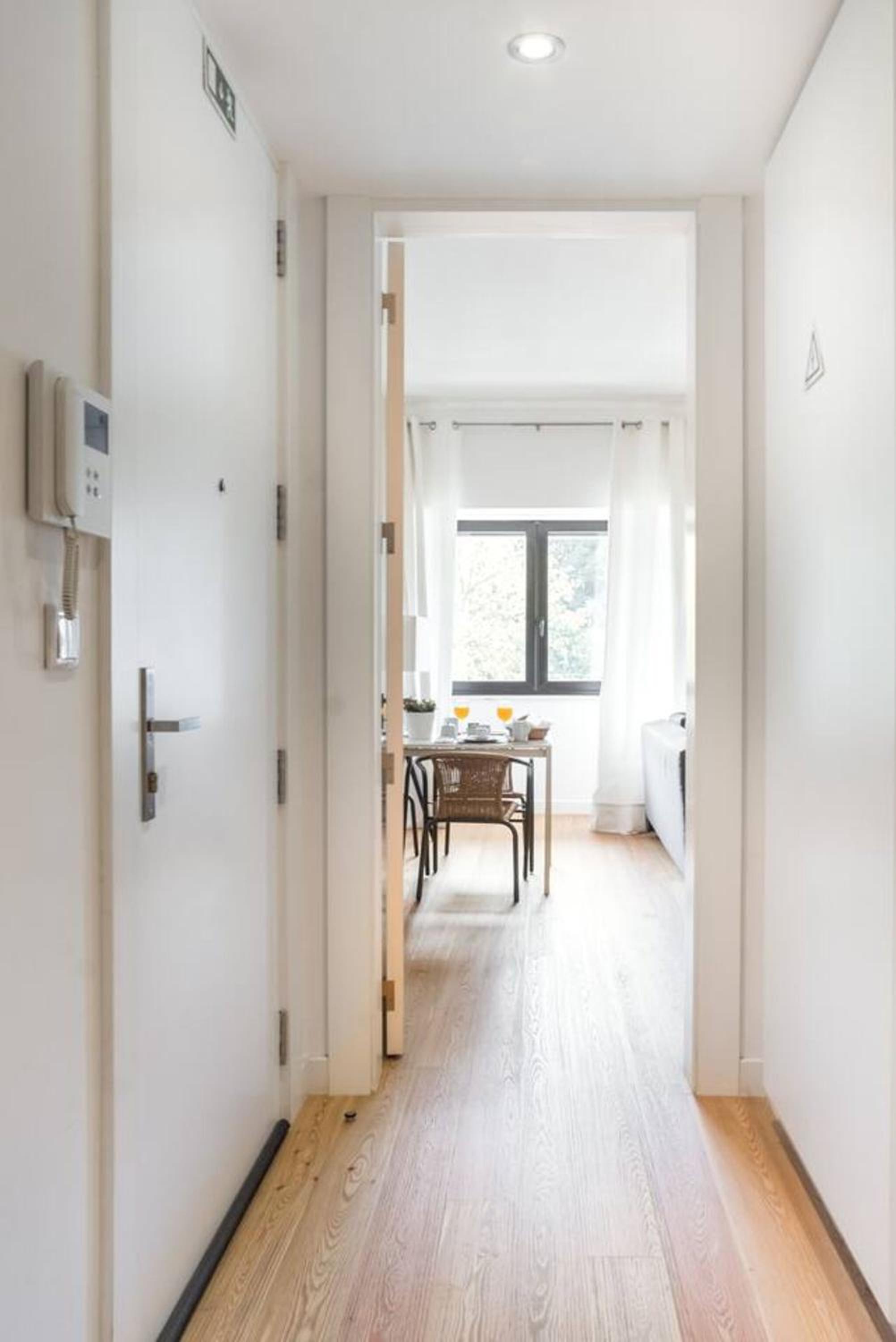 Spacious apartment in Lisboa with terrace and free Netflix view 3