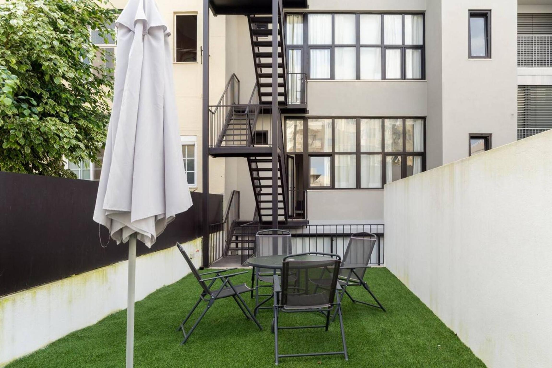 Spacious apartment in Lisboa with terrace and free Netflix view 5