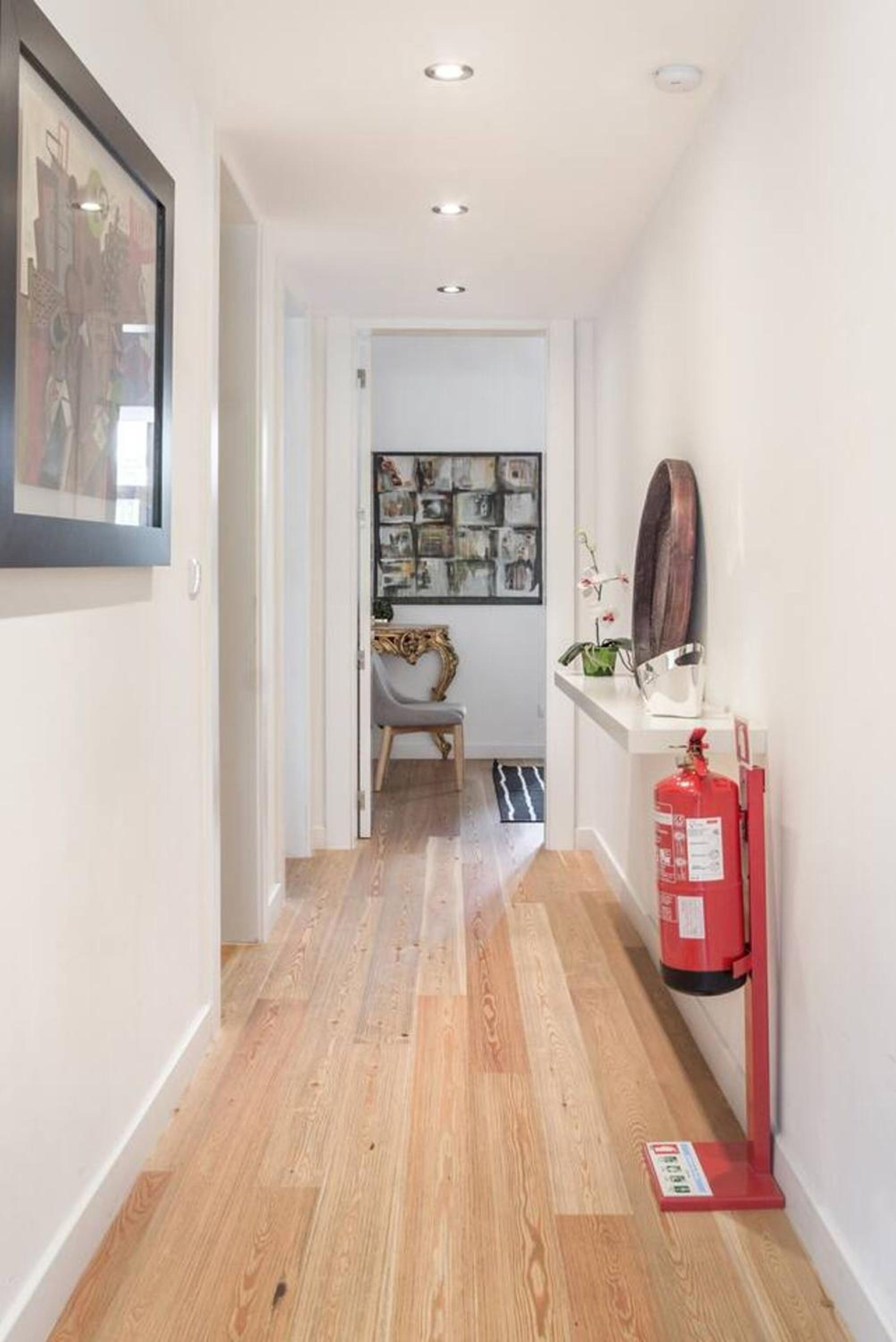 Spacious apartment in Lisboa with terrace and free Netflix view 4