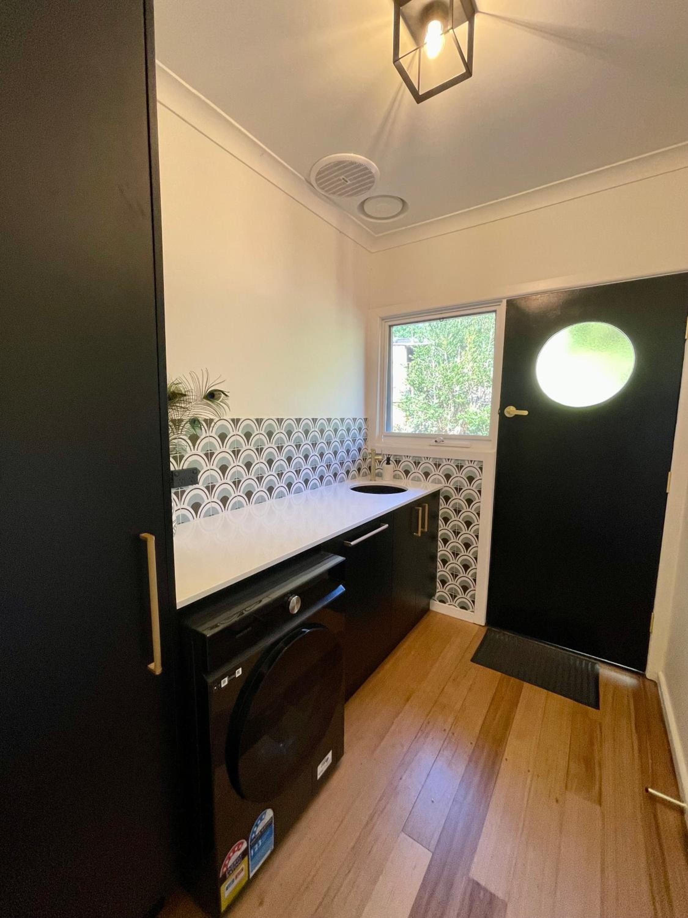 Yarra Valley Lifestyle Complete Home in Healesville Accommodates 6 adults Close to wineries Beautifully styled with excellent amenities Walk to town Welcom