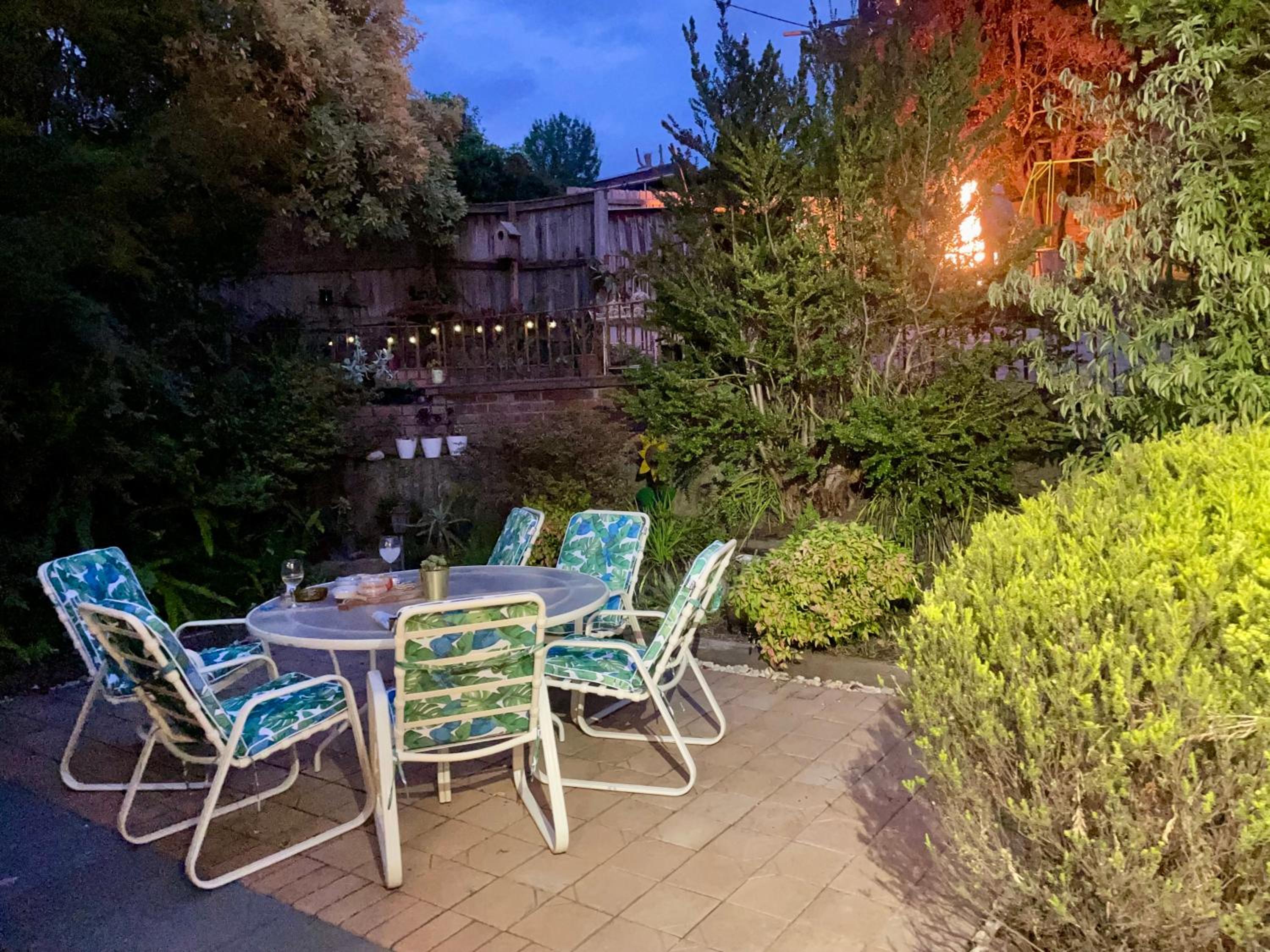Yarra Valley Lifestyle Complete Home in Healesville Accommodates 6 adults Close to wineries Beautifully styled with excellent amenities Walk to town Welcom