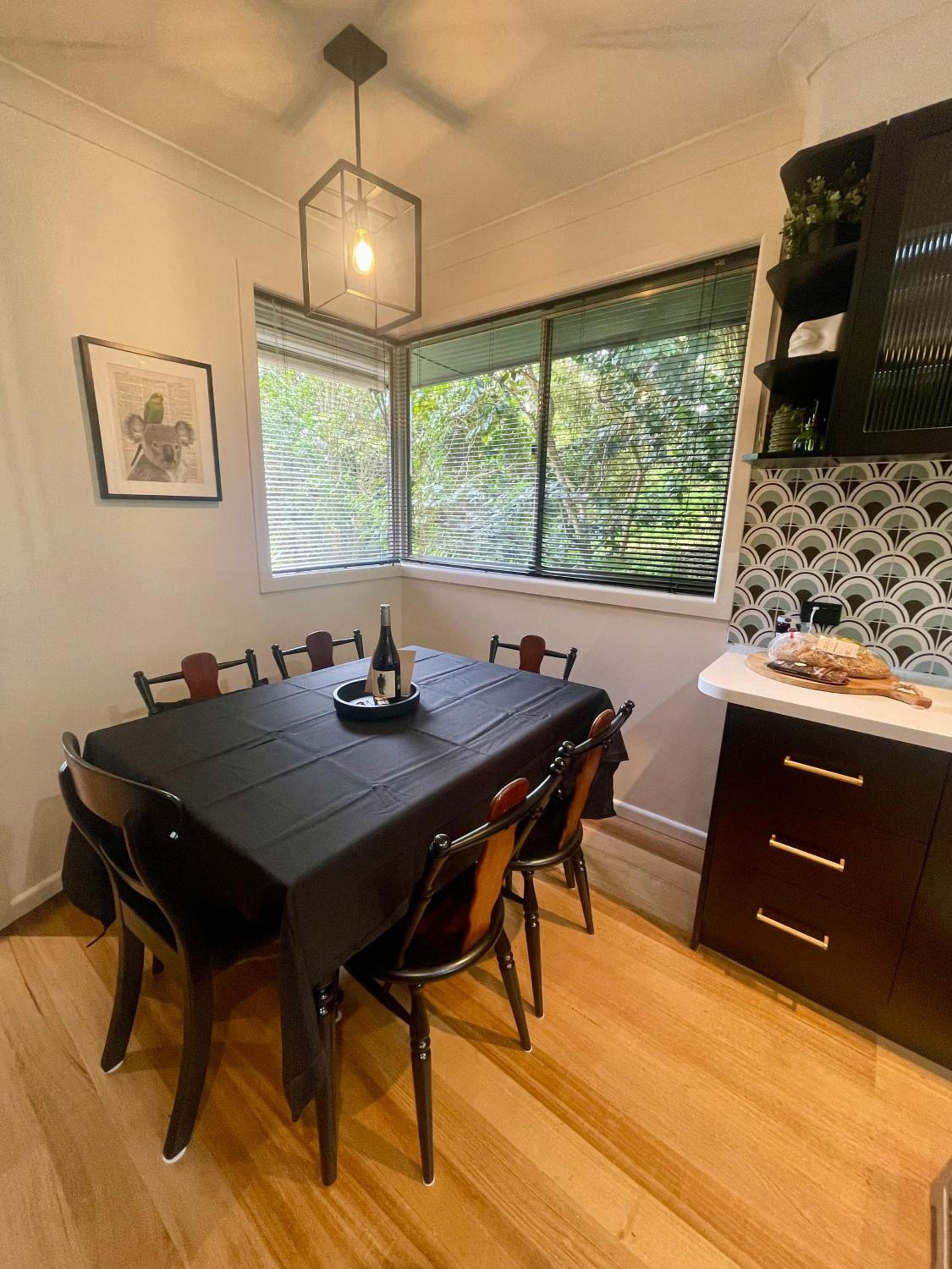 Yarra Valley Lifestyle Complete Home in Healesville Accommodates 6 adults Close to wineries Beautifully styled with excellent amenities Walk to town Welcom