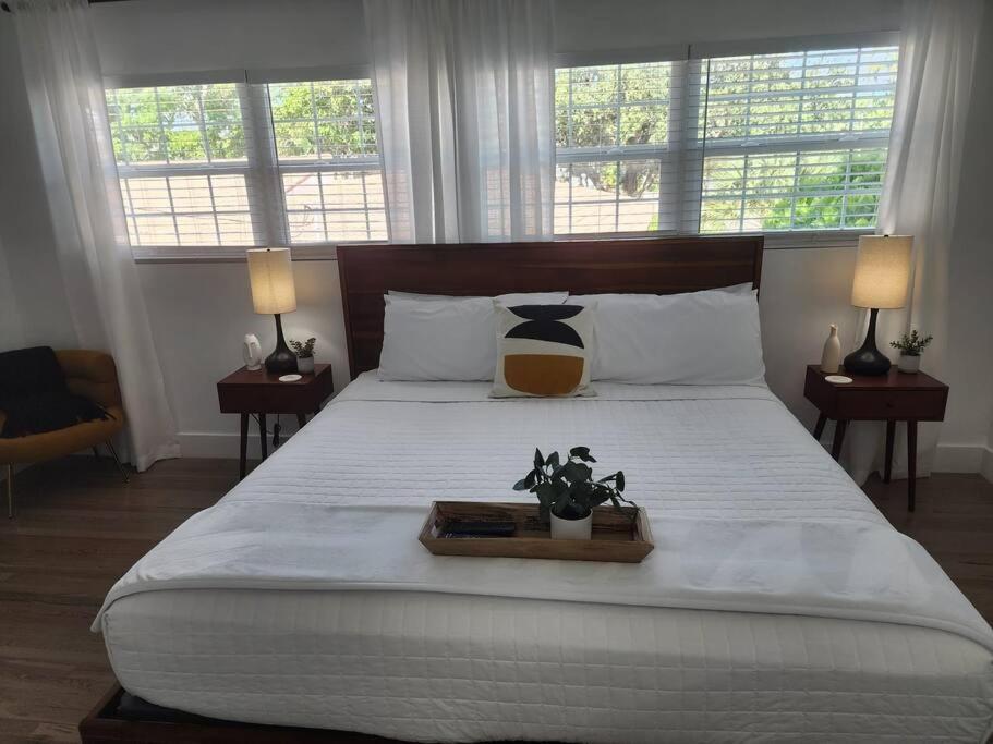 Rio Vista Prestige on Las Olas Heated Pool