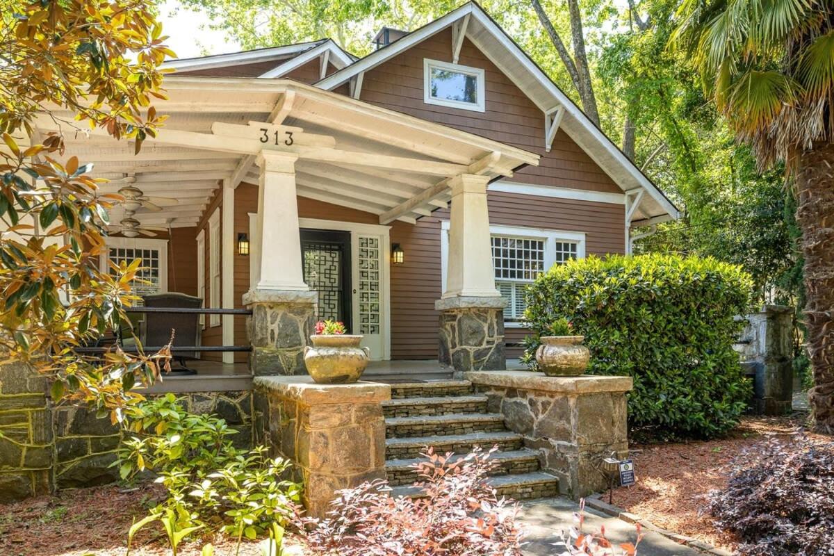 5BR Historic Midtown Craftsman Home w Jacuzzi