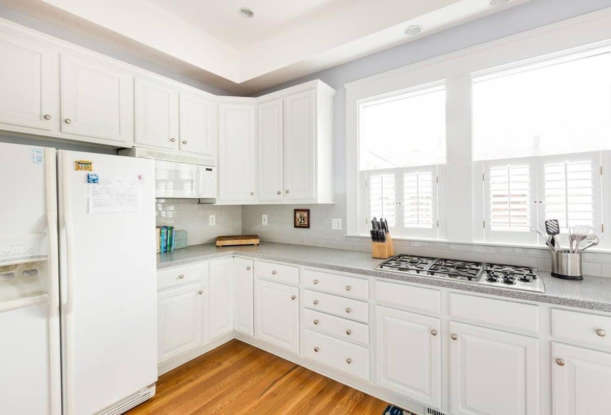 5BR Historic Midtown Craftsman Home w Jacuzzi