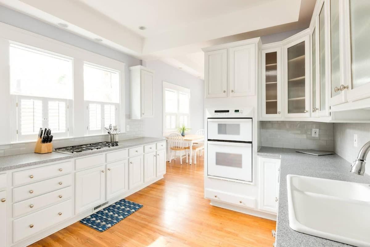5BR Historic Midtown Craftsman Home w Jacuzzi