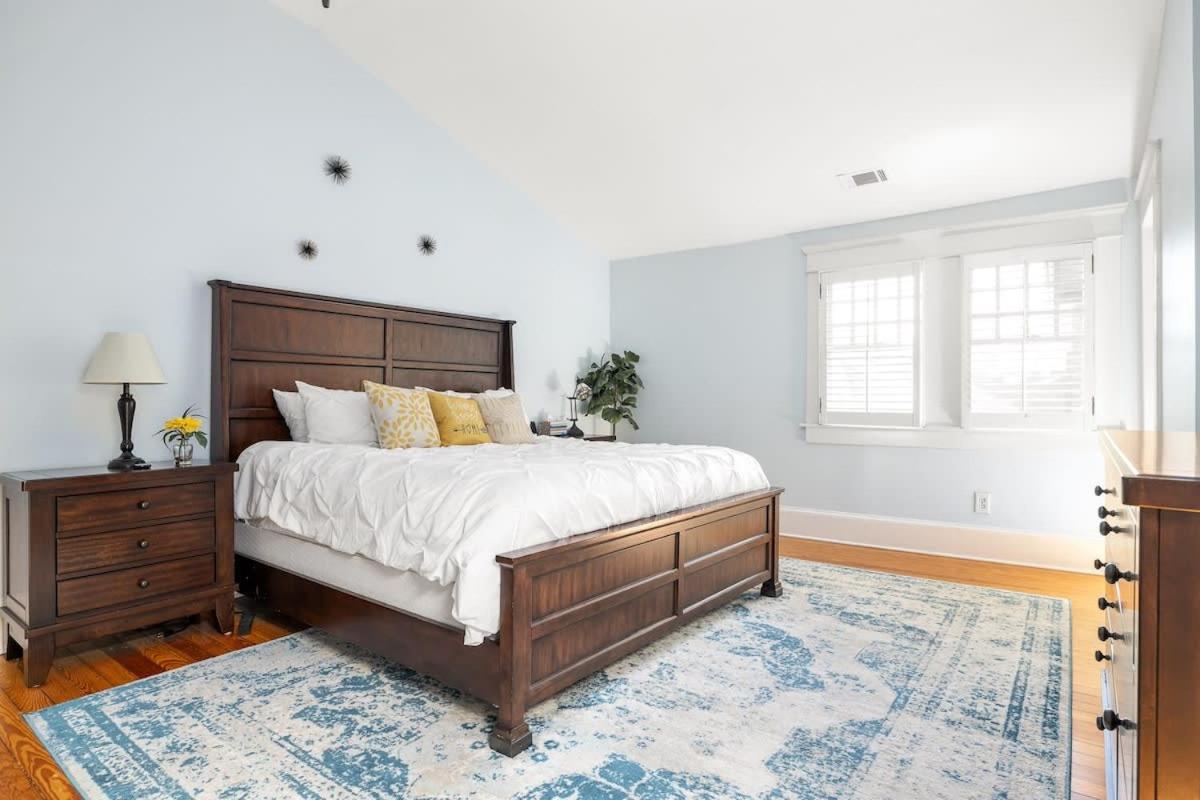 5BR Historic Midtown Craftsman Home w Jacuzzi