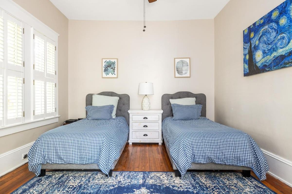 5BR Historic Midtown Craftsman Home w Jacuzzi