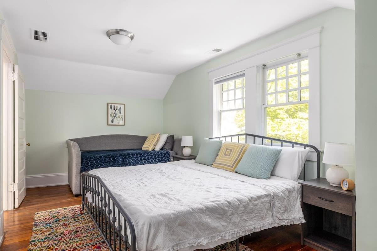 5BR Historic Midtown Craftsman Home w Jacuzzi