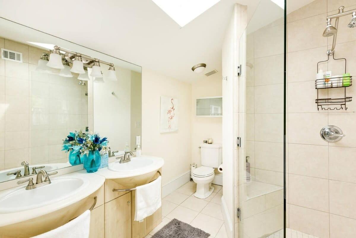 5BR Historic Midtown Craftsman Home w Jacuzzi