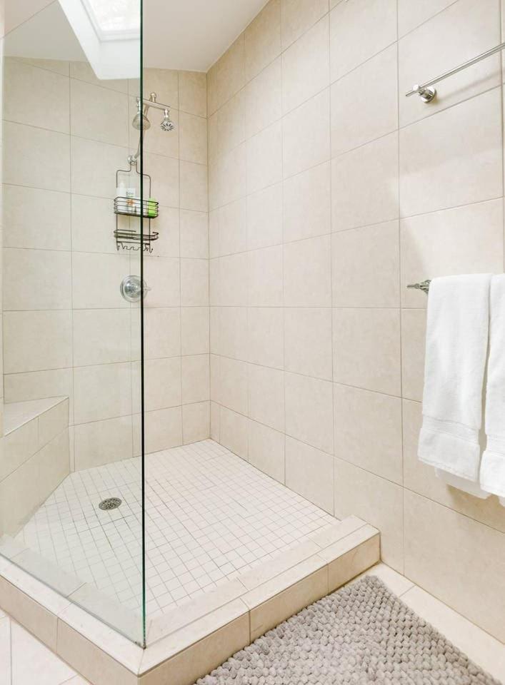 5BR Historic Midtown Craftsman Home w Jacuzzi