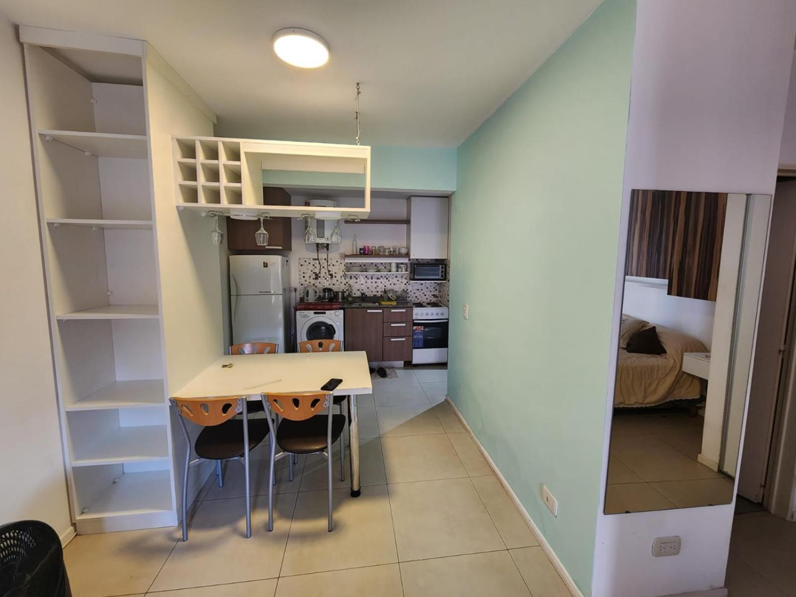 Amplio Monoambiente Dividido 45 m2. Flores.