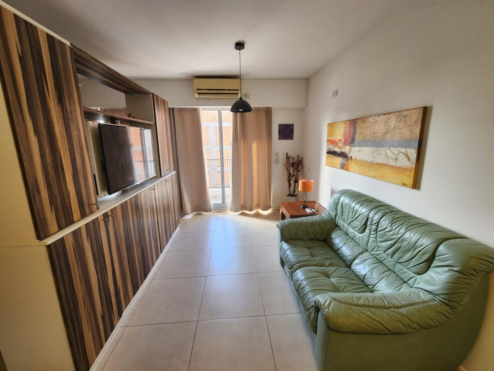 Amplio Monoambiente Dividido 45 m2. Flores.