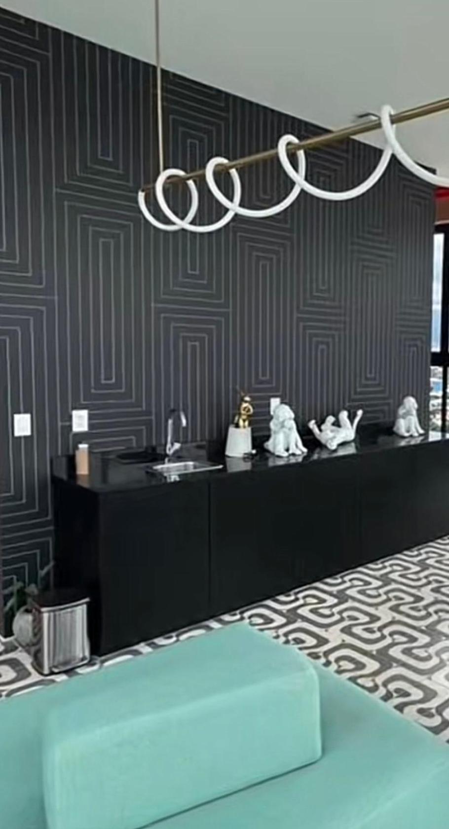 SkyGarden Nunciatura Luxury Apartment #705
