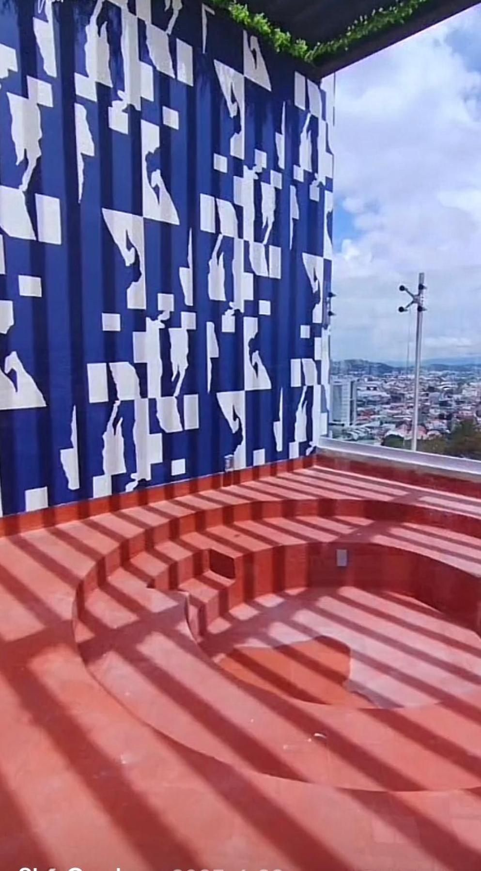 SkyGarden Nunciatura Luxury Apartment #705