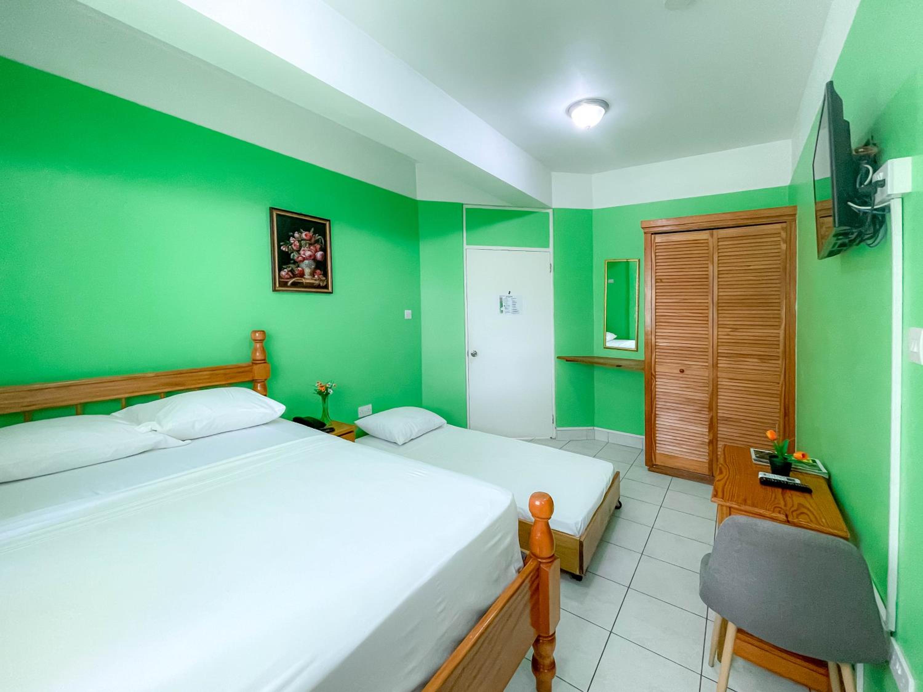 La Flamboyant Hotel
