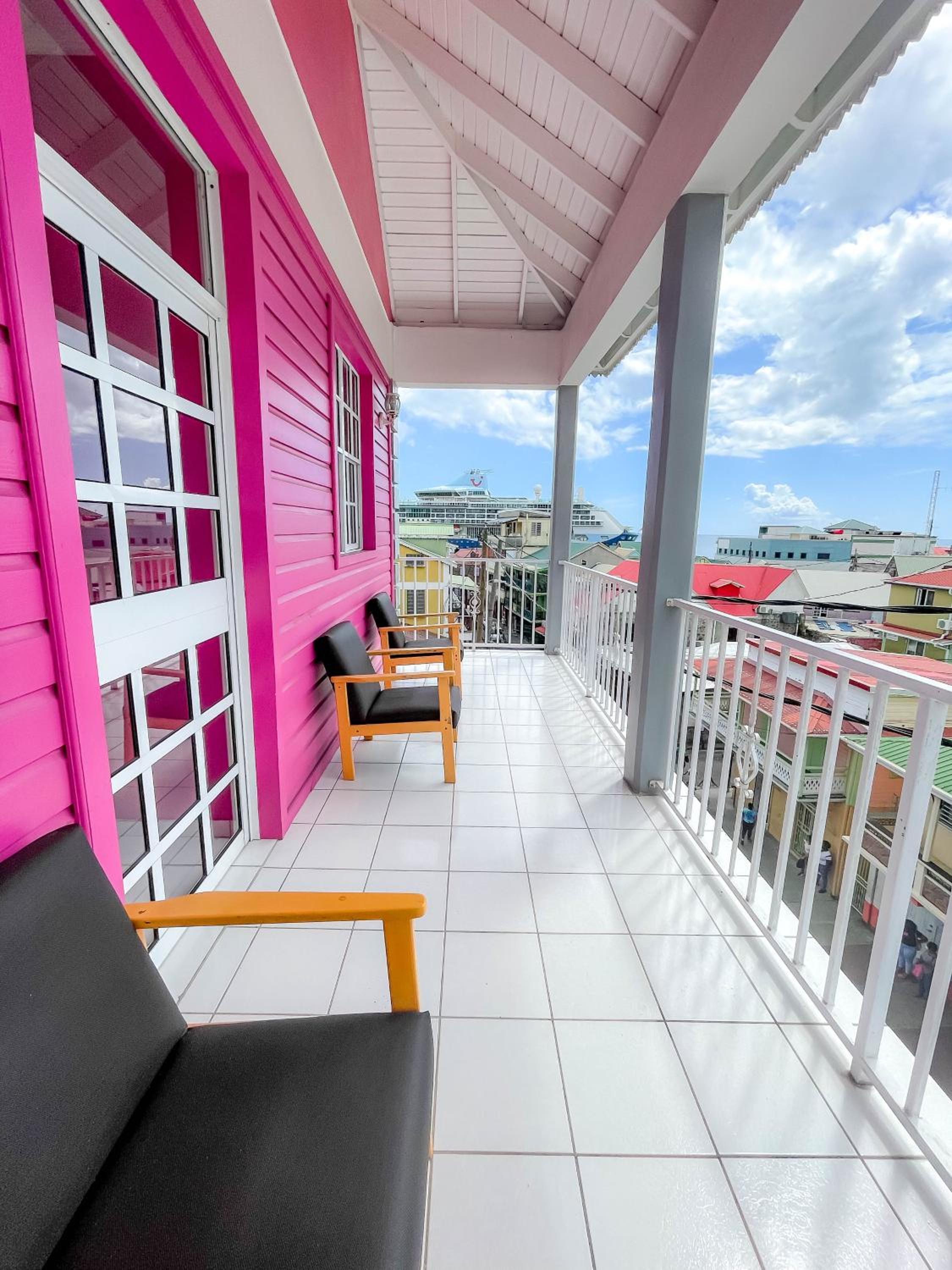 La Flamboyant Hotel