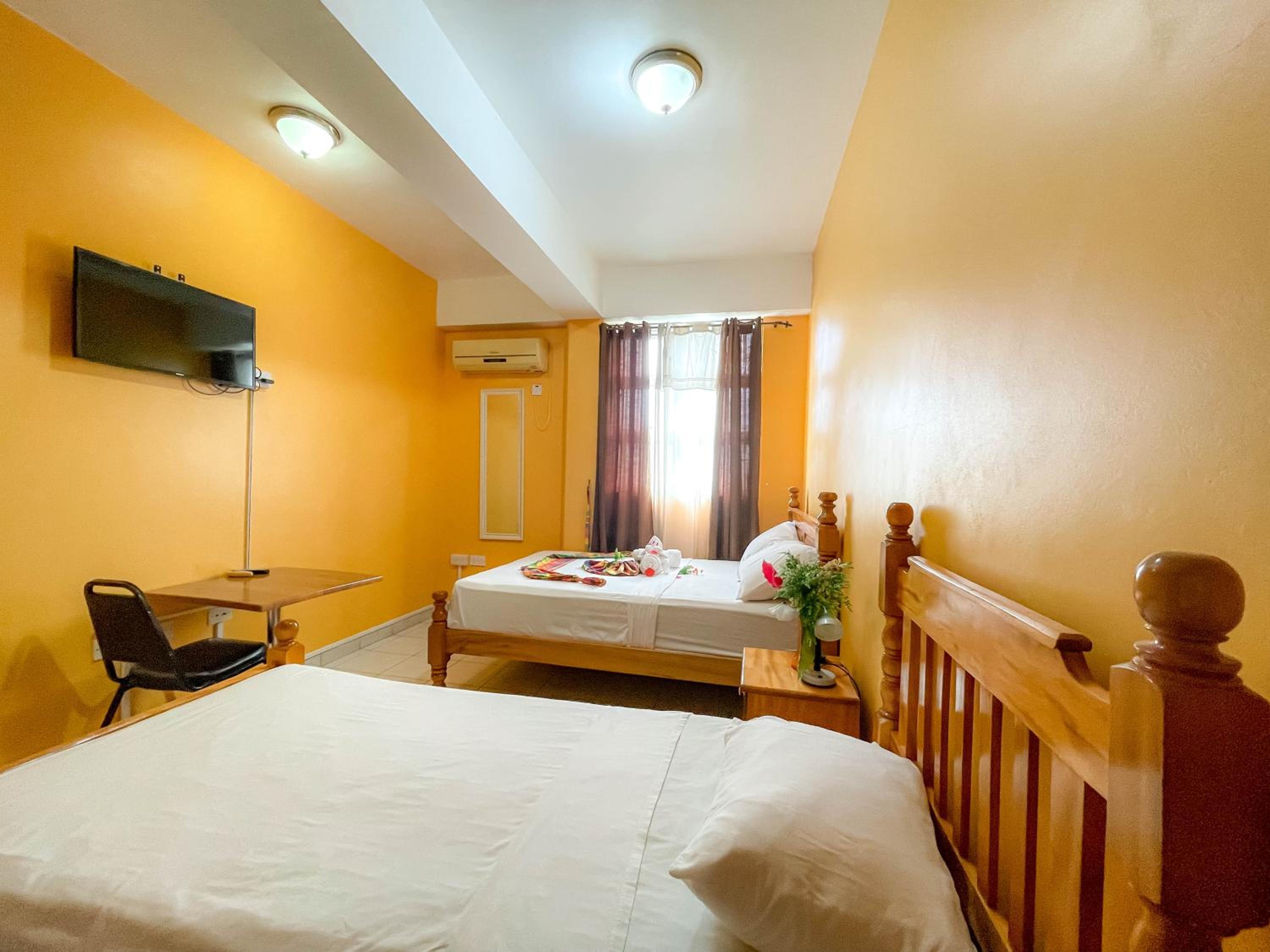 La Flamboyant Hotel