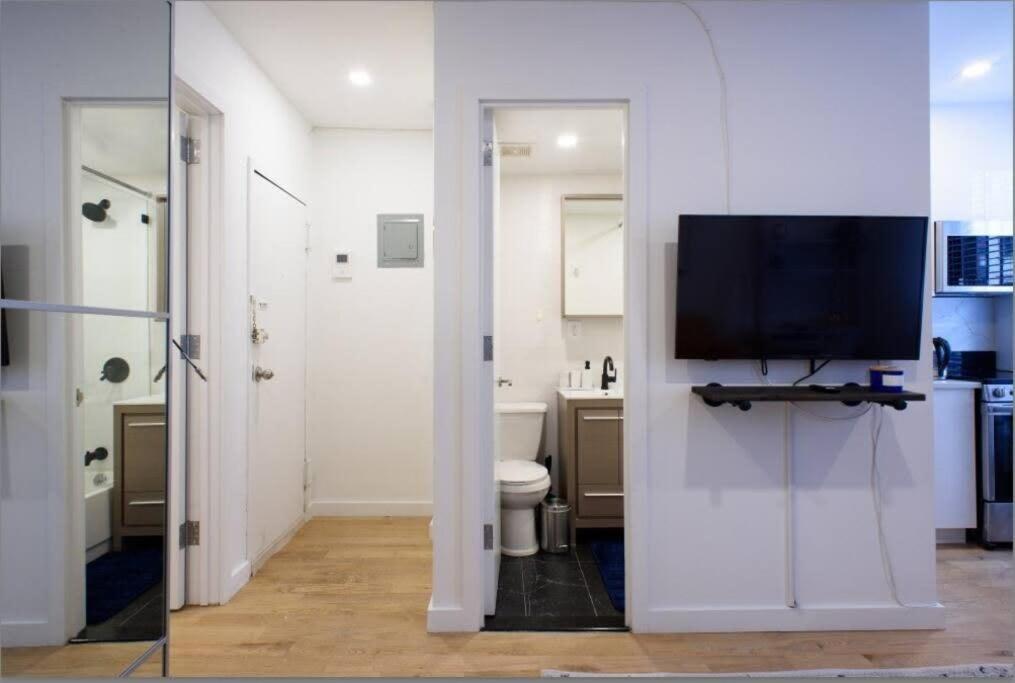 69-3D Prime Lower East East BRAND NEW 1br Apt