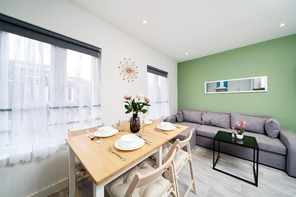 Soho Apartments F4