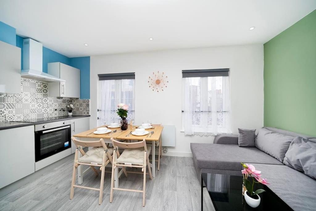 Soho Apartments F4