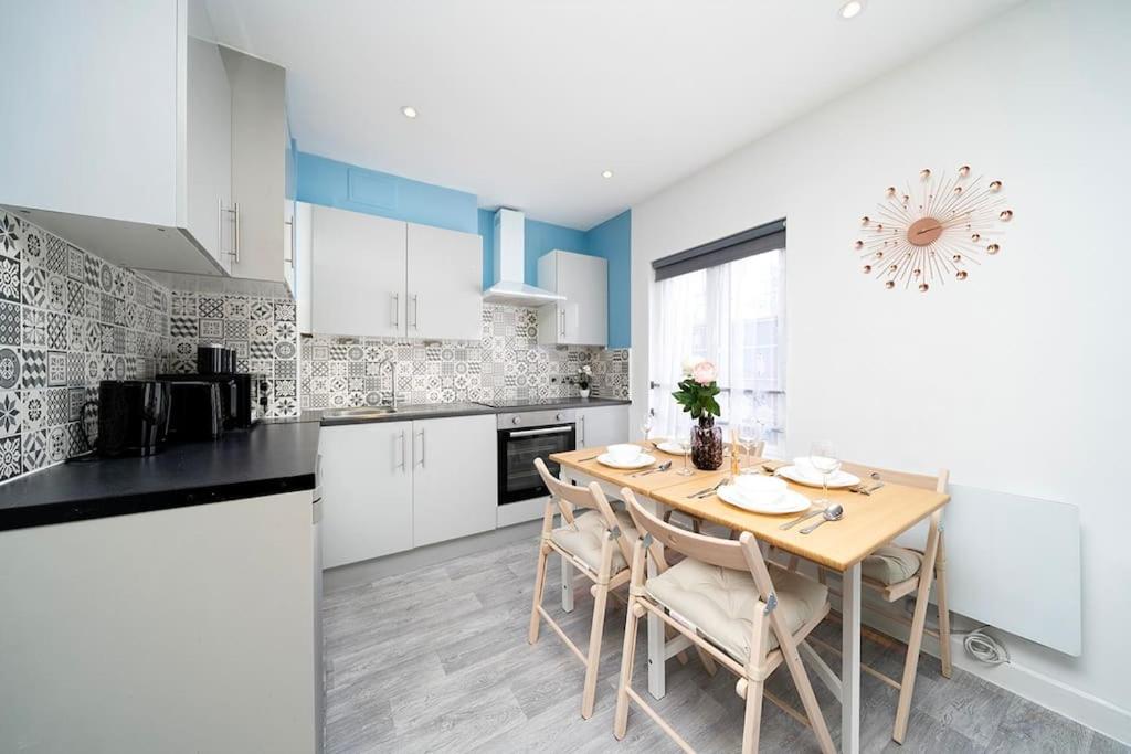 Soho Apartments F4