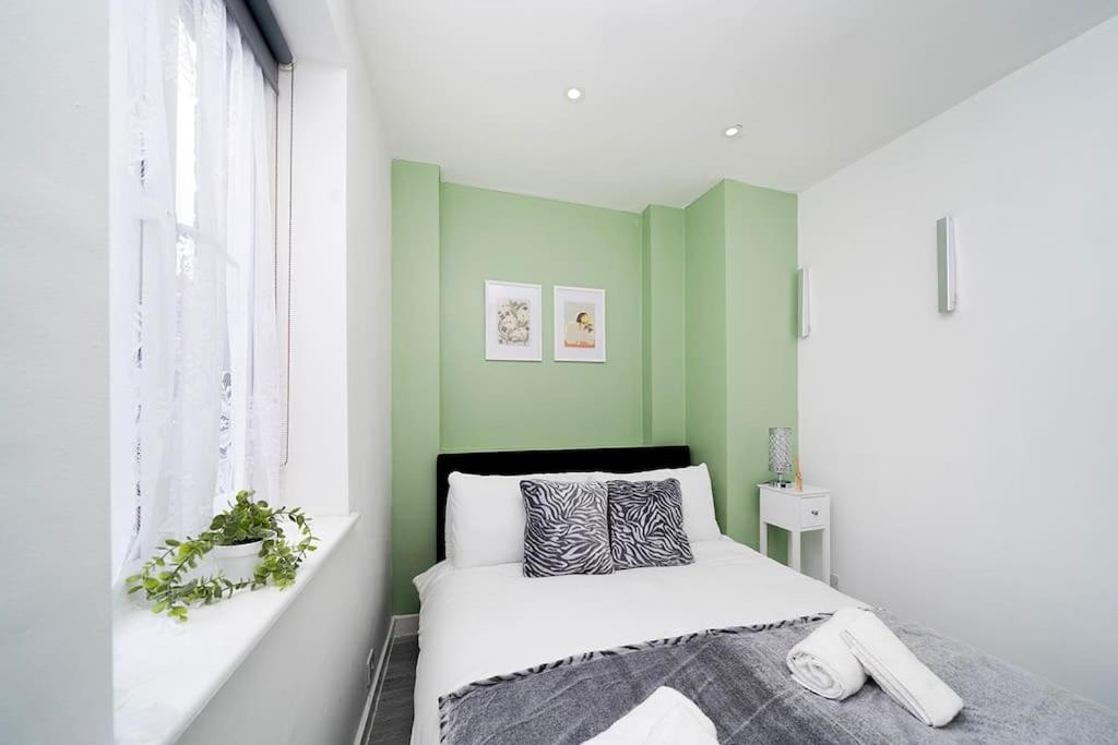 Soho Apartments F4