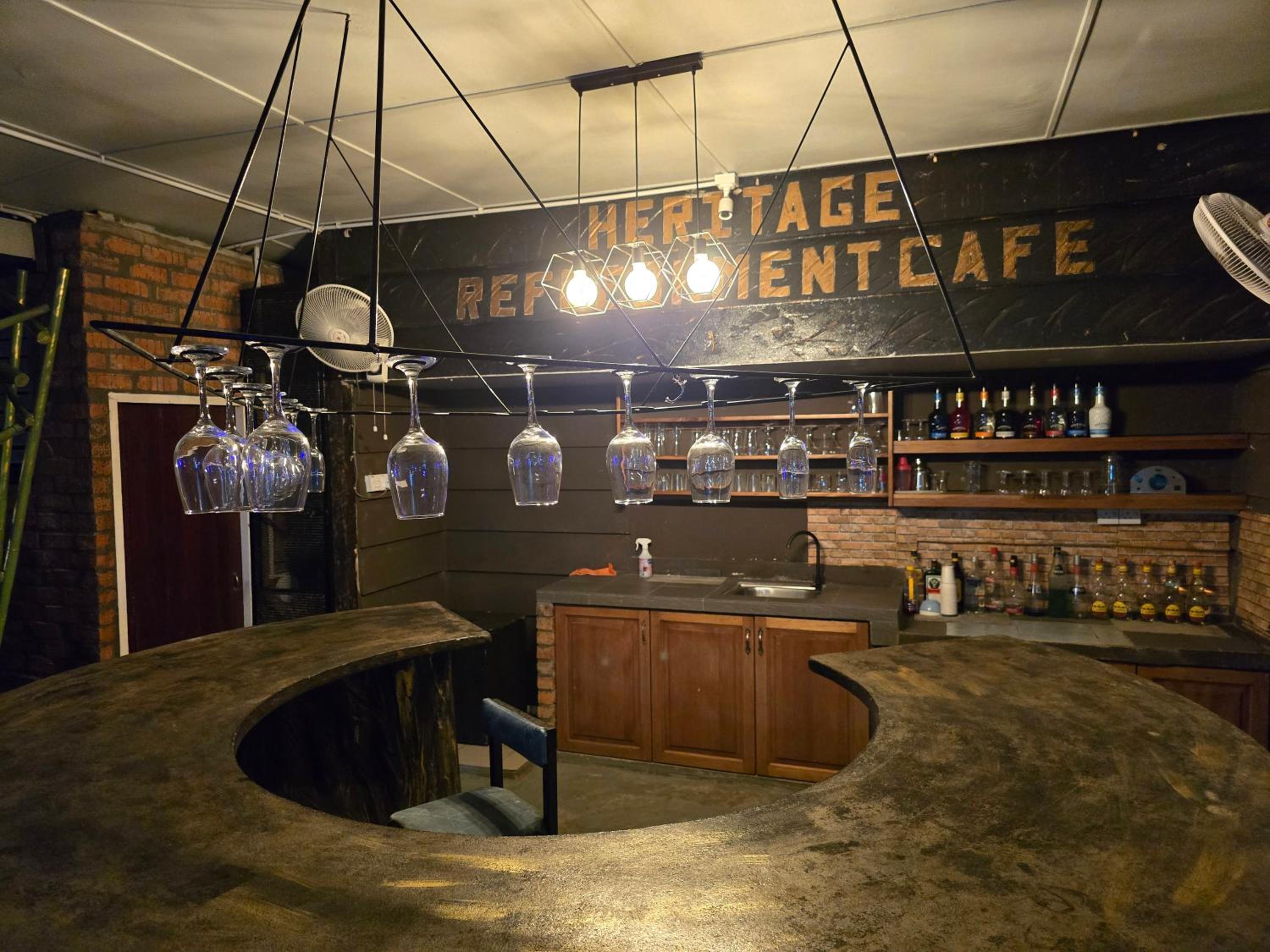 Heritage House Windcave Bar & Stay photo 3
