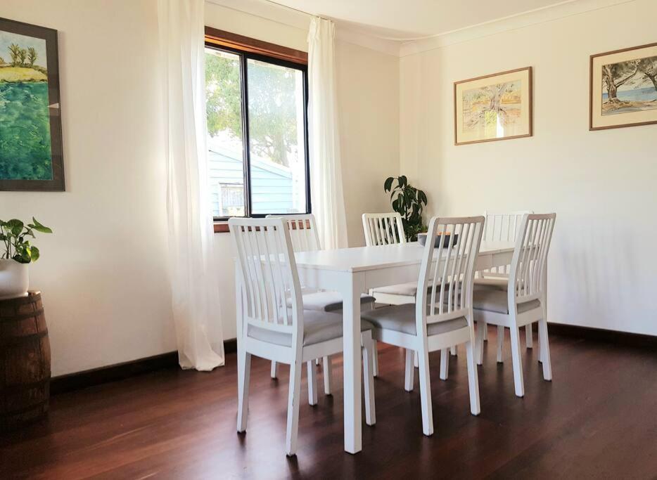 Central, spacious & detached house near the river.