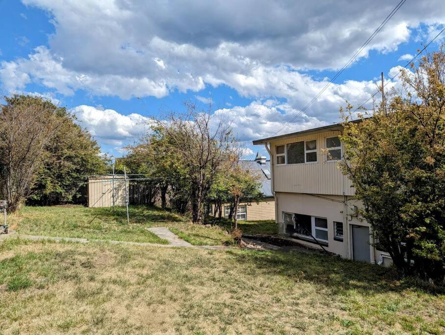 Bayley 1 - Walk to city from 2 bedroom apartment with city and mountain views