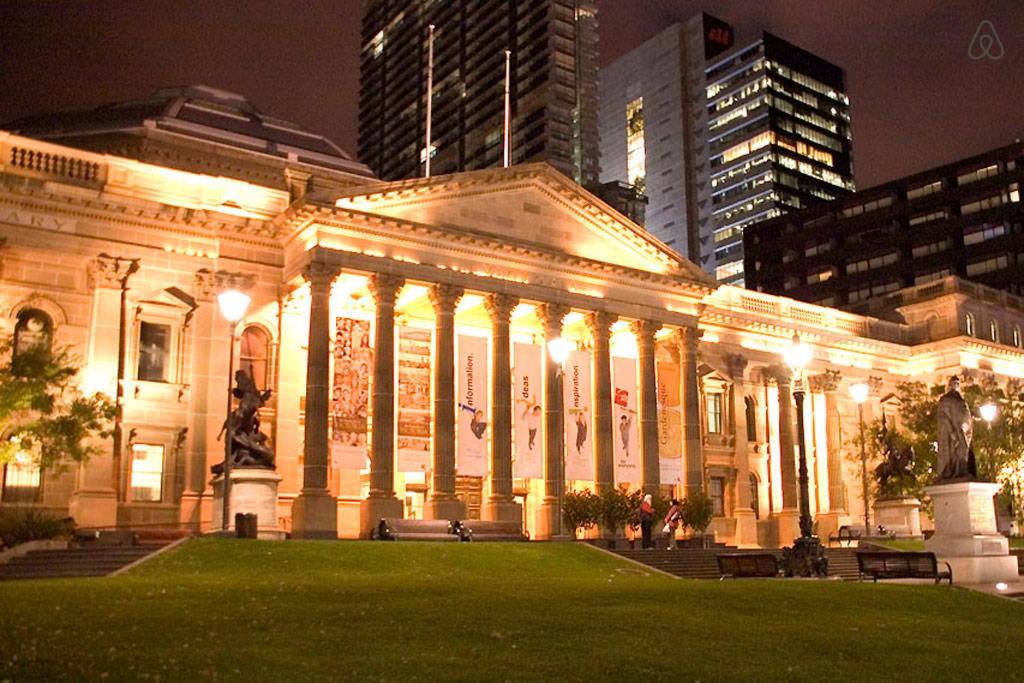 A 2BR Apt Near Melbourne Central Amazing Views