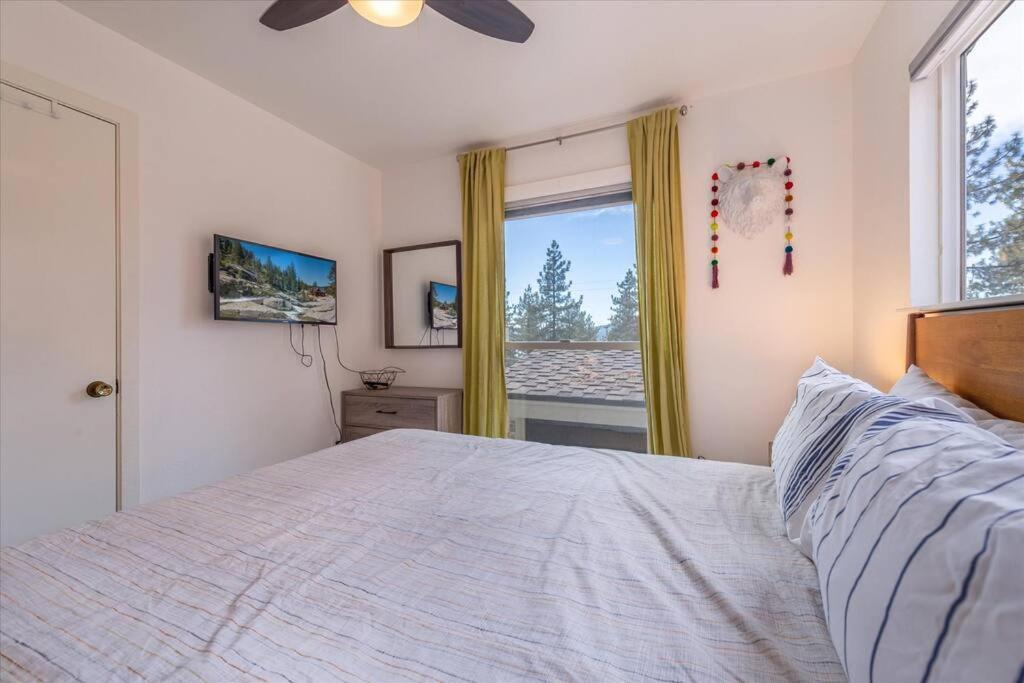 Lake Views, Pet-Friendly Cabin with Hot-Tub in King's Beach - Property Image 16