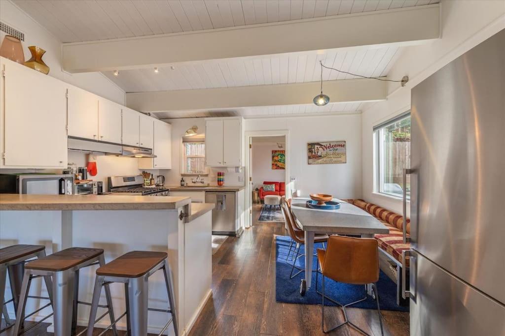 Lake Views, Pet-Friendly Cabin with Hot-Tub in King's Beach - Property Image 15