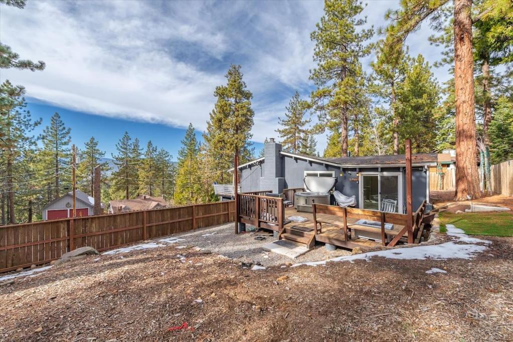 Lake Views, Pet-Friendly Cabin with Hot-Tub in King's Beach - Property Image 14