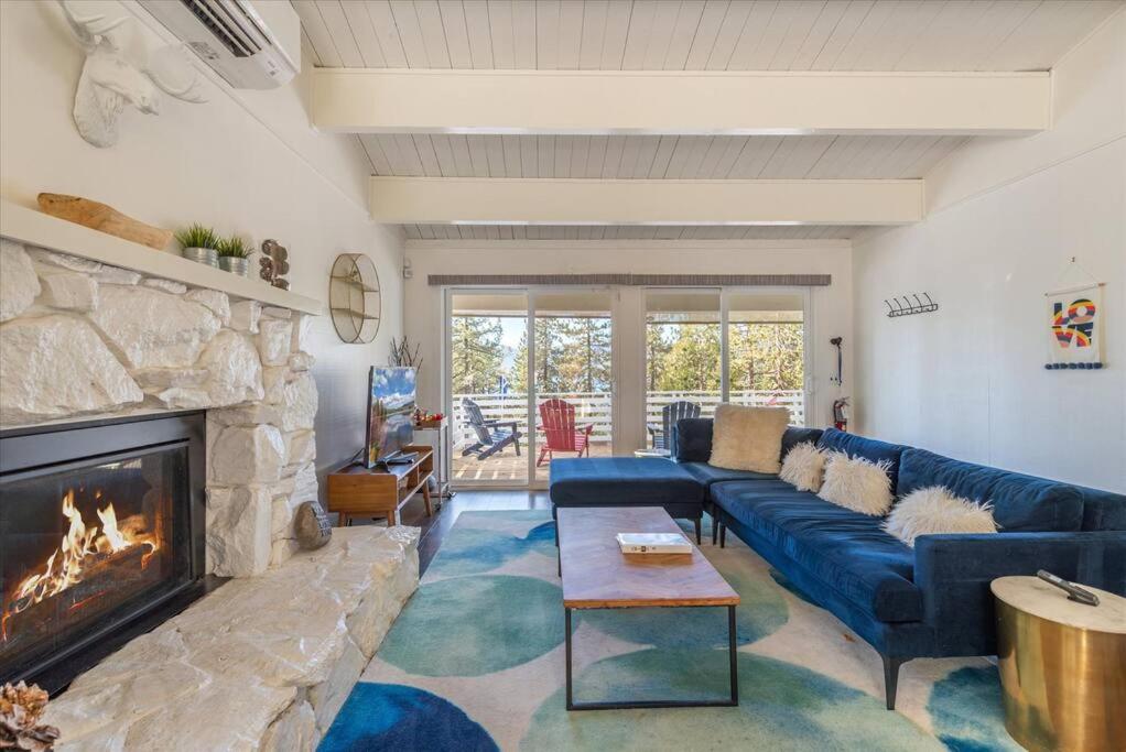 Lake Views, Pet-Friendly Cabin with Hot-Tub in King's Beach - Property Image 7