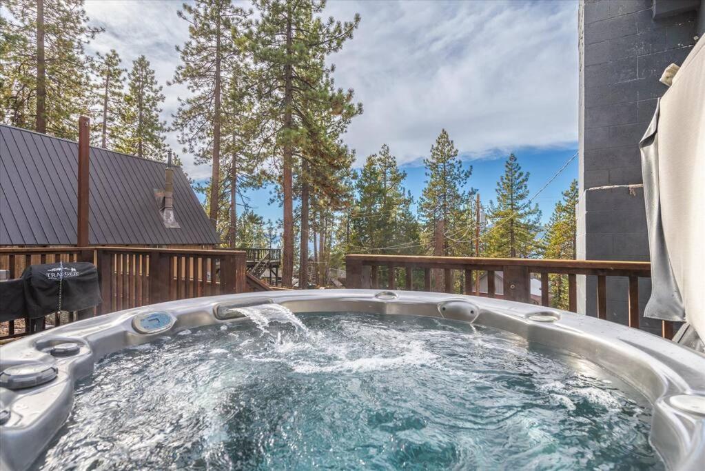 Lake Views, Pet-Friendly Cabin with Hot-Tub in King's Beach - Property Image 26