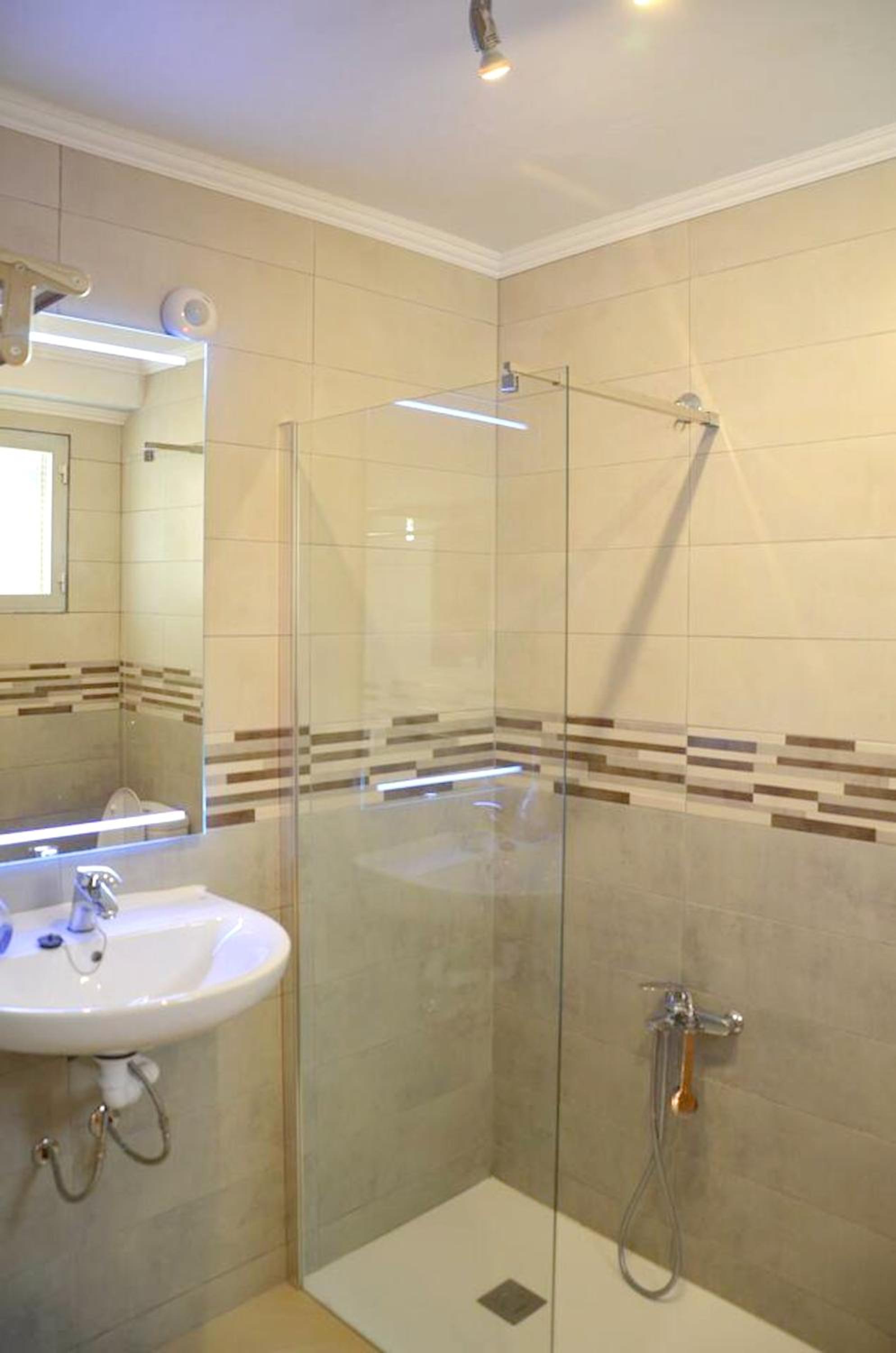 Comfortable house with private pool in Xirles and jacuzzi