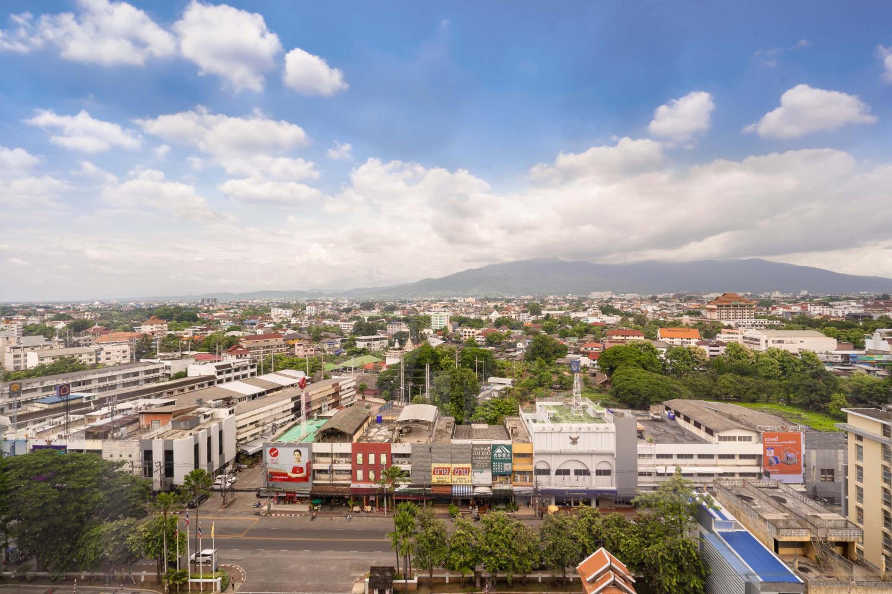 Shangri-La Chiang Mai - Image 4