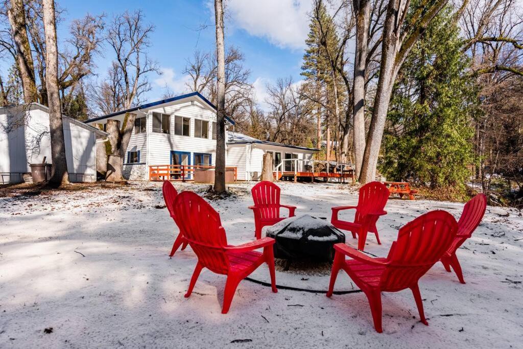 Modern LakeHouse Sleeps 20 Hot Tub/Games/Fire Pit view 5
