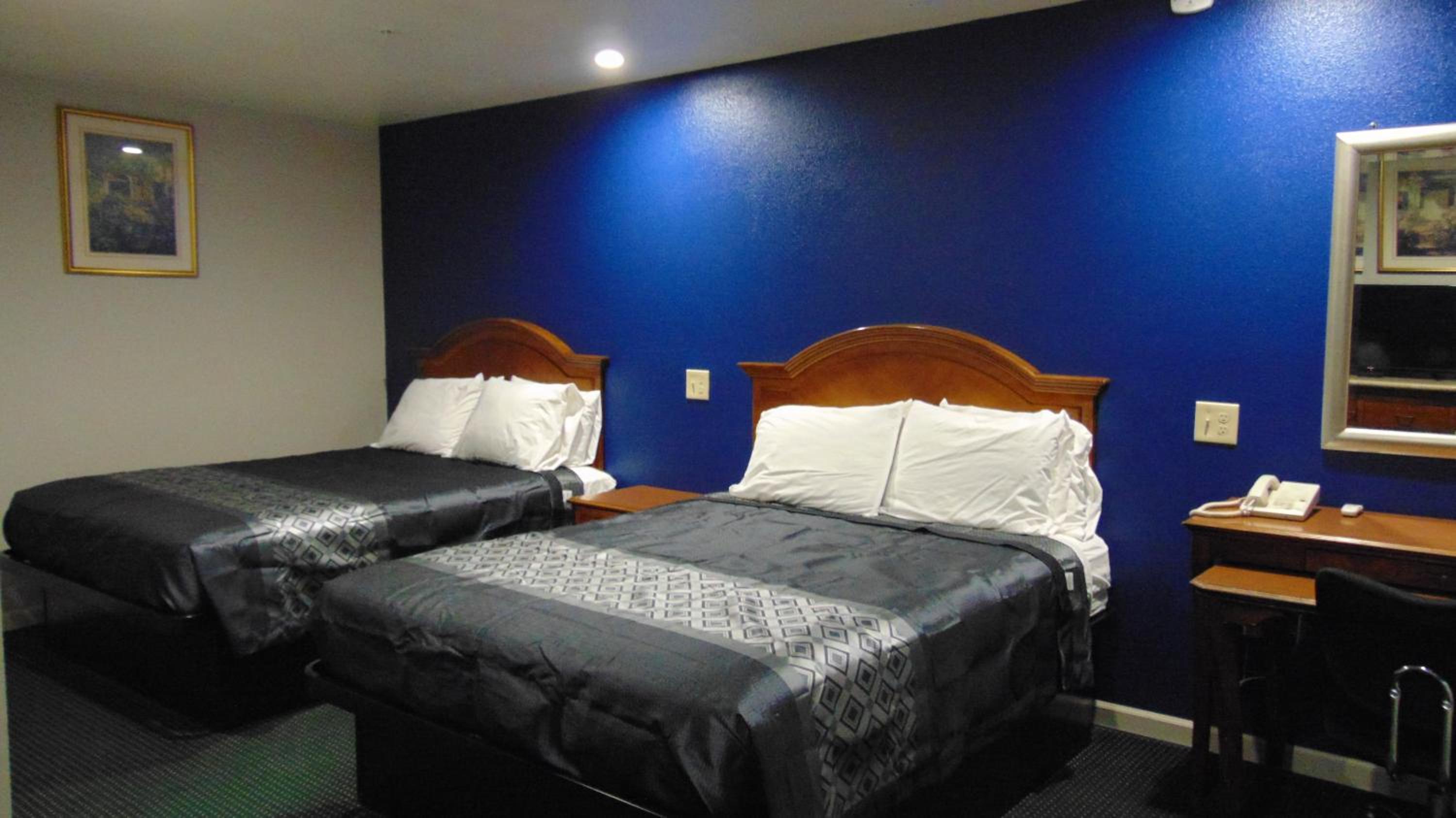 Corcoran Country Inn