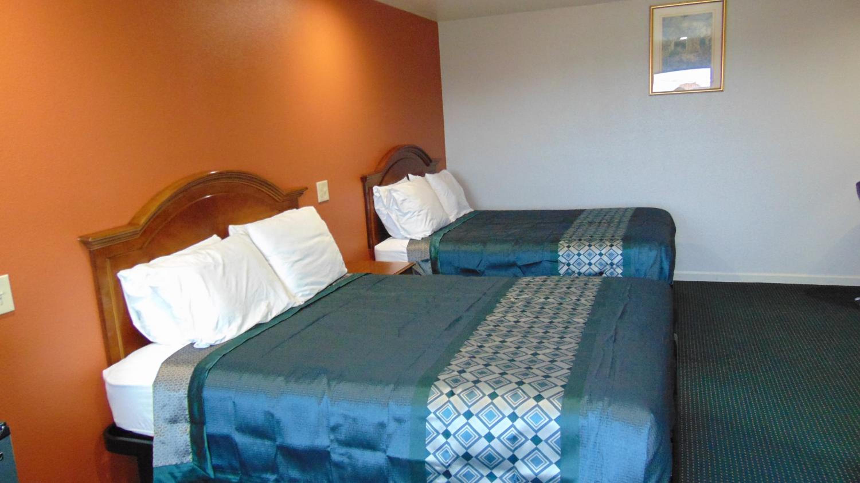 Corcoran Country Inn