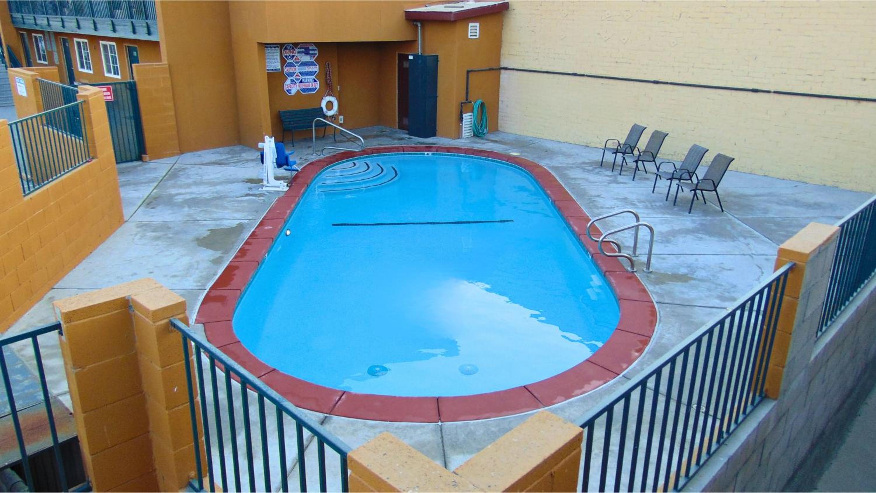 Corcoran Country Inn