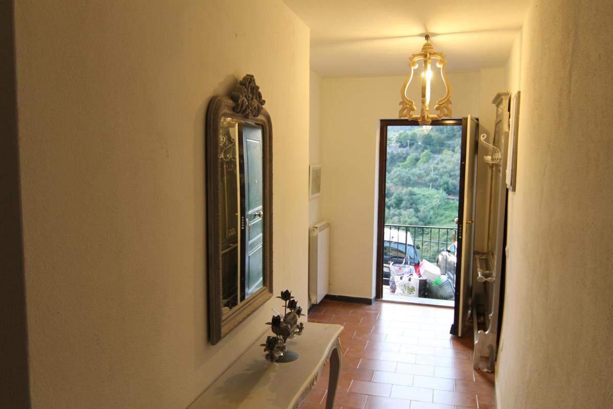 5 Lands Stone Cottage view 4