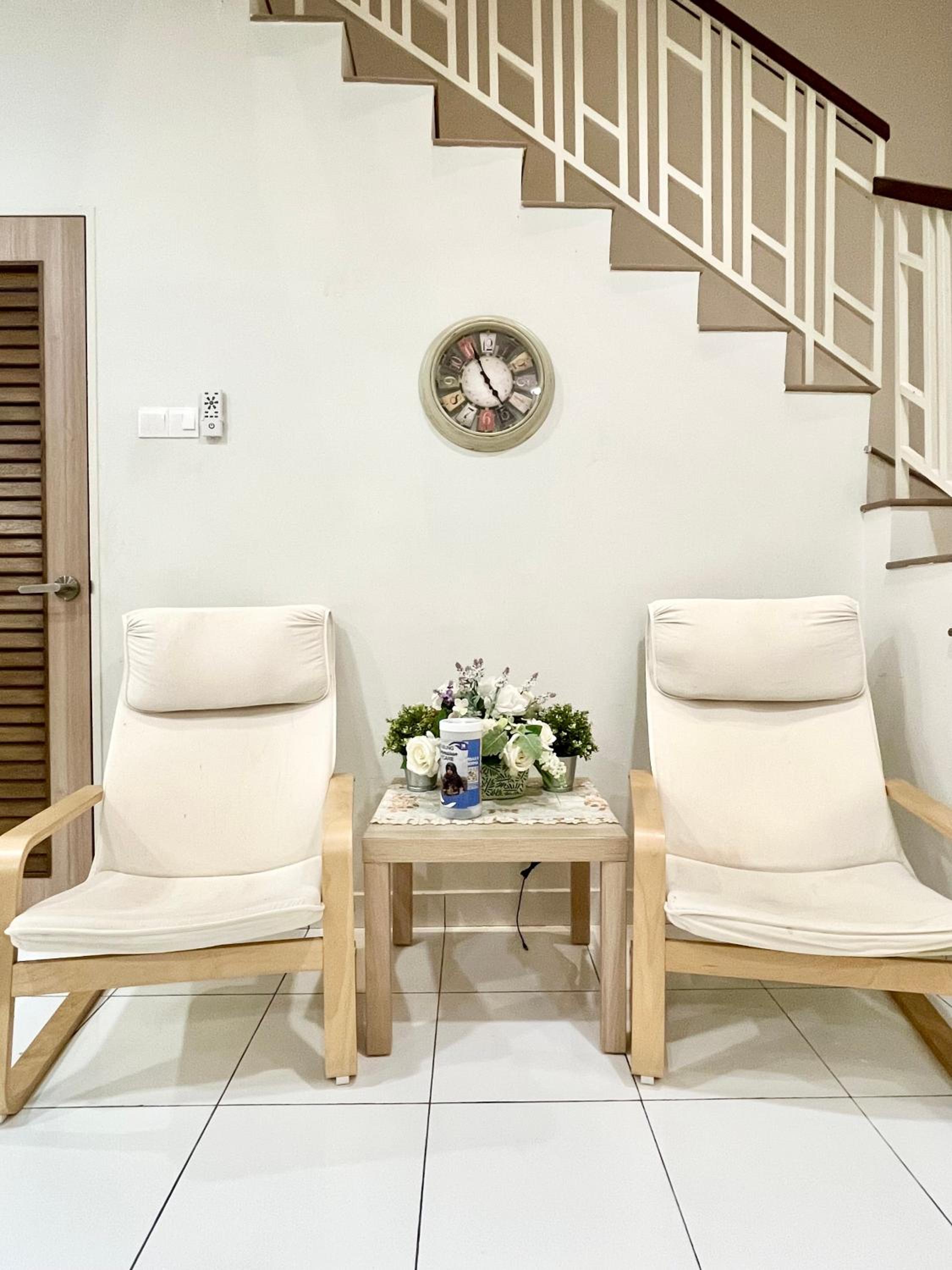 Serene Homestay Semenyih - Endlot House 4BR for 11 pax