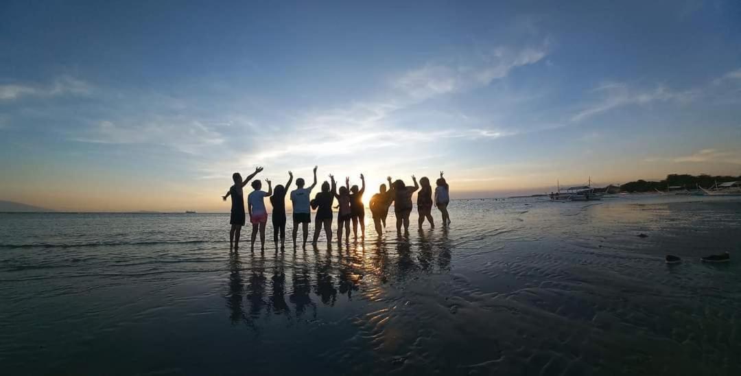 Beach Front Calatagan Apartelle